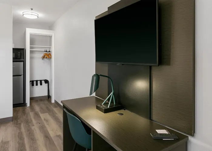 6 Tempe, Az Elliot Road Hotel 3*
