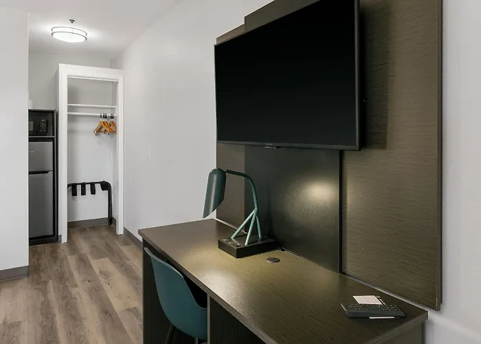 6 Tempe, Az Elliot Road Hotel 3*